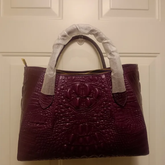 NWT Pijushi Crocodile Embossed Leather - Picture 1 of 7